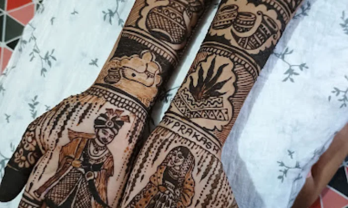 Mehandi artist by roshani